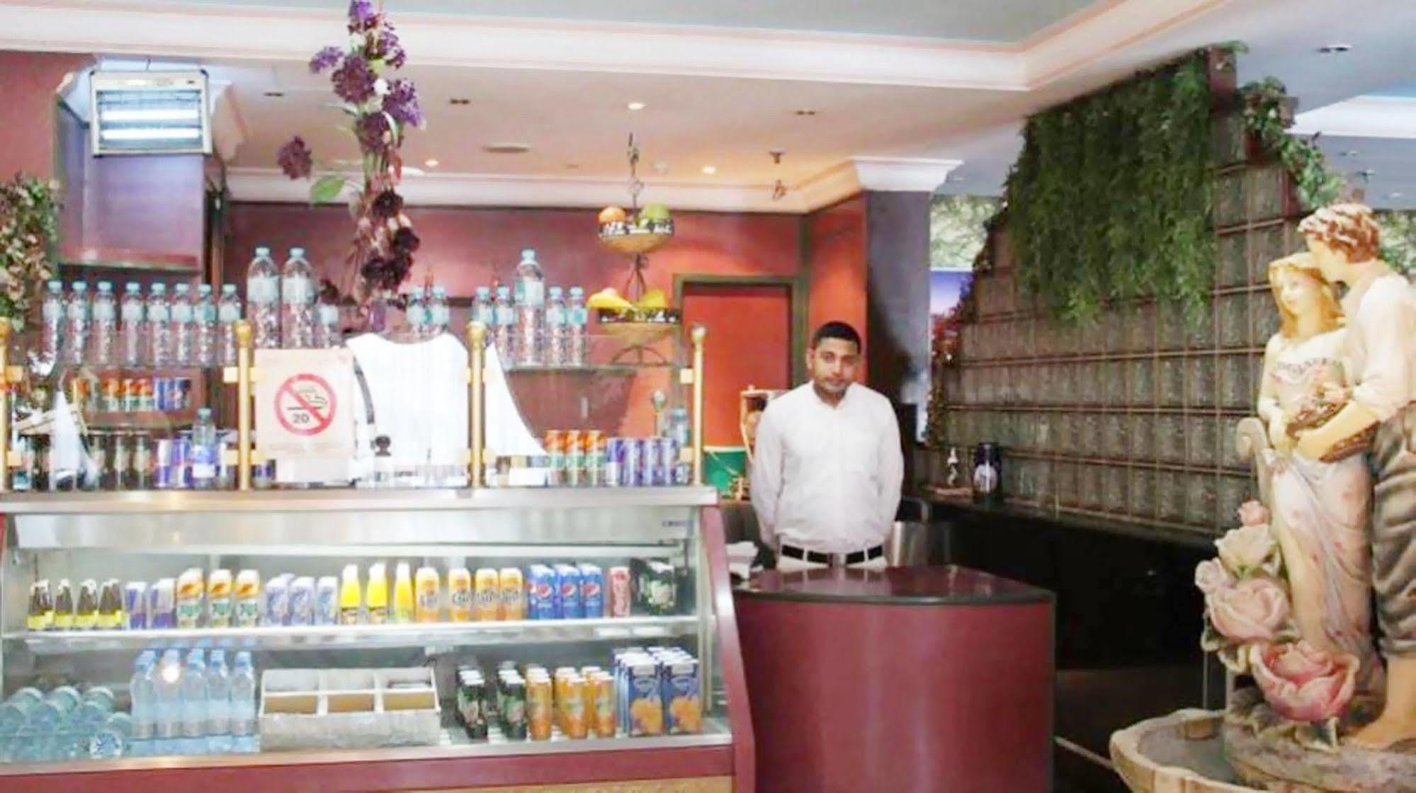 Royal Garden Hotel Dubai Esterno foto
