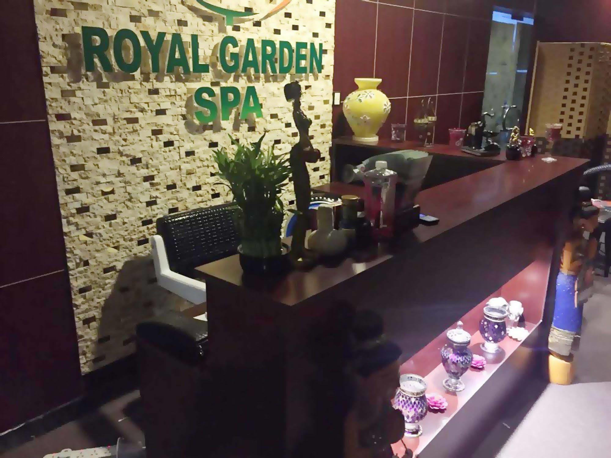 Royal Garden Hotel Dubai Esterno foto
