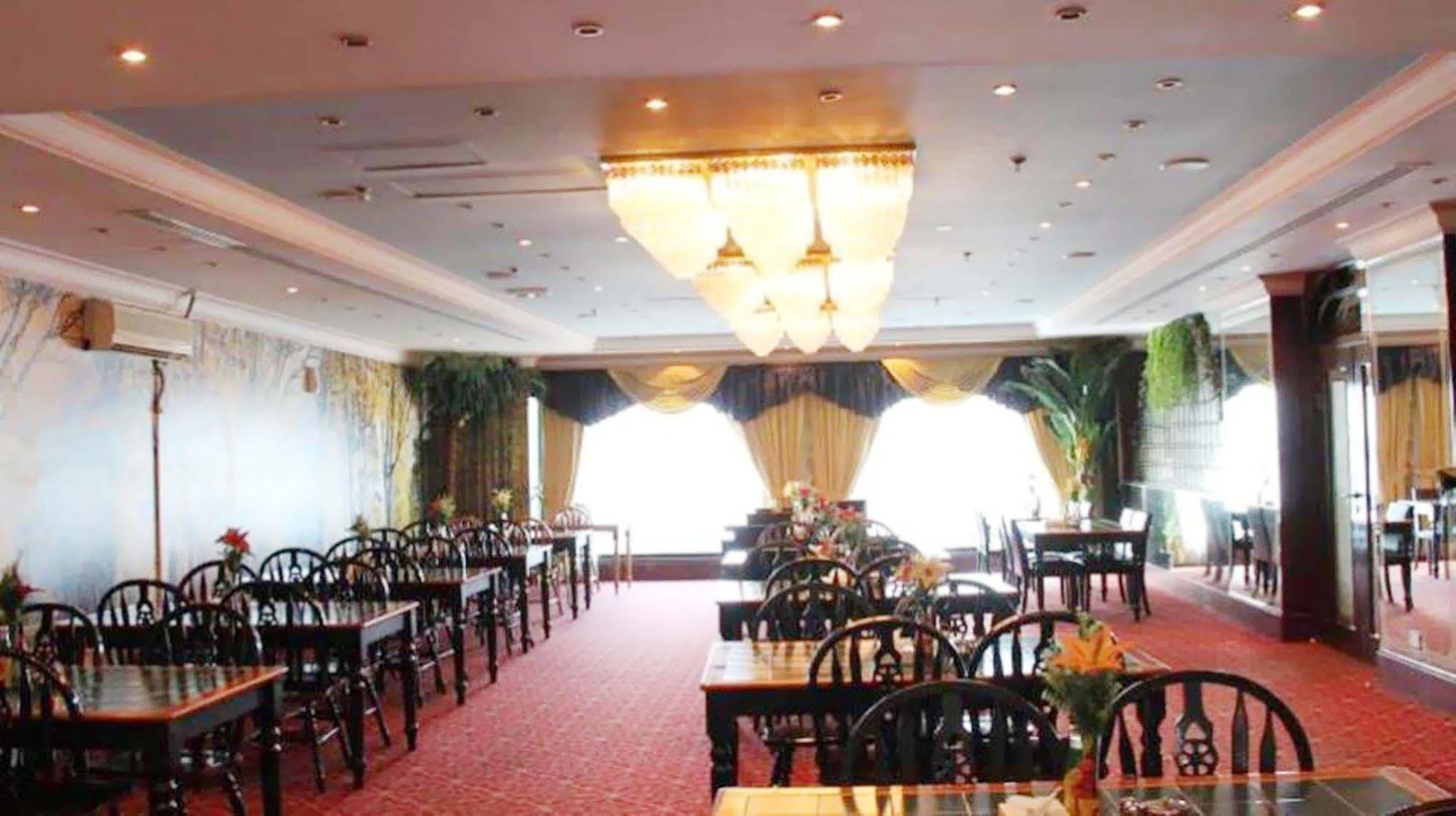 Royal Garden Hotel Dubai Esterno foto