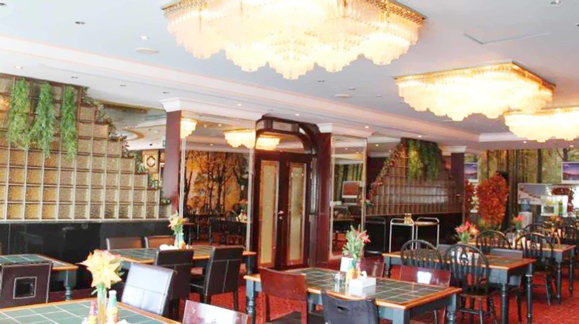 Royal Garden Hotel Dubai Esterno foto