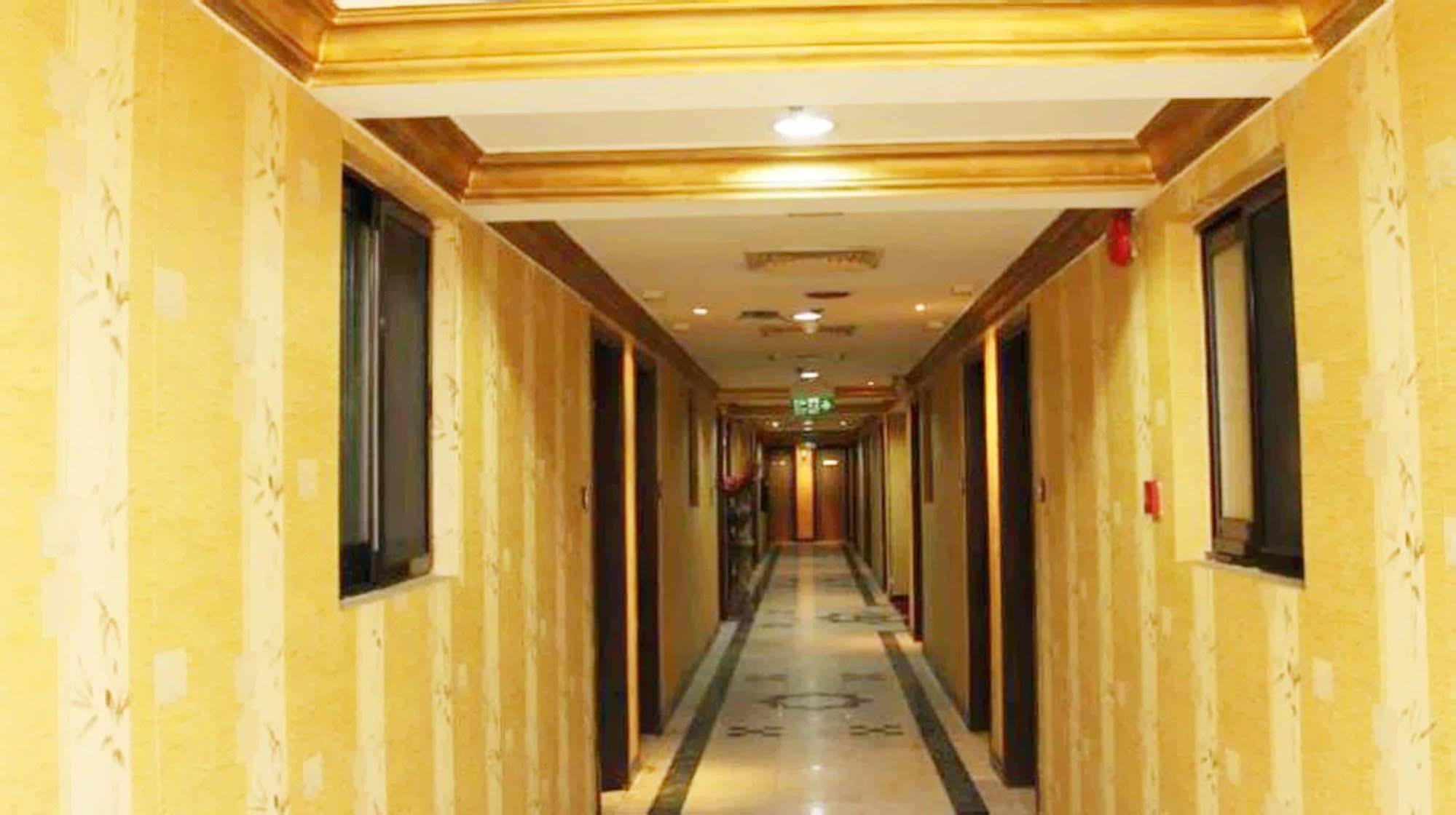 Royal Garden Hotel Dubai Esterno foto